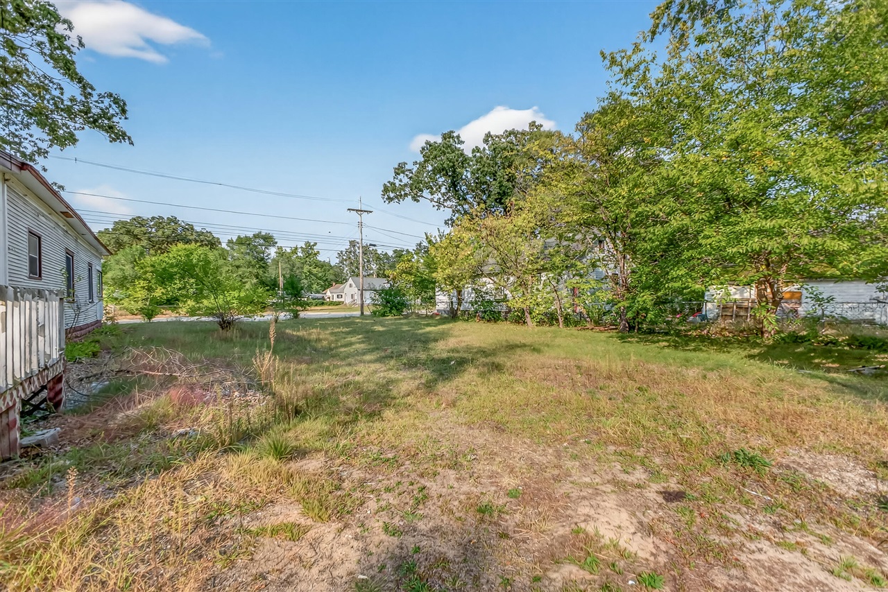 307 E Sherman Boulevard Property Photo 8