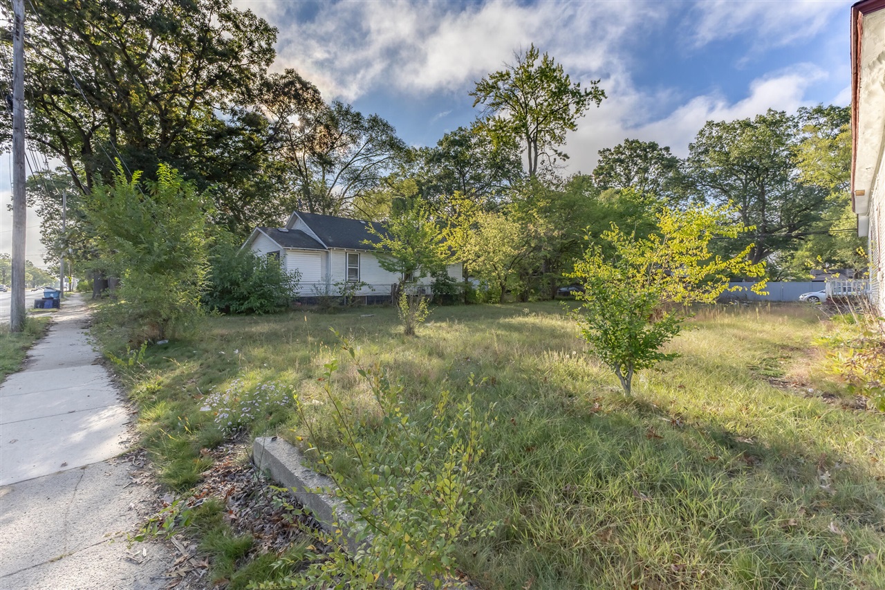 307 E Sherman Boulevard Property Photo 9