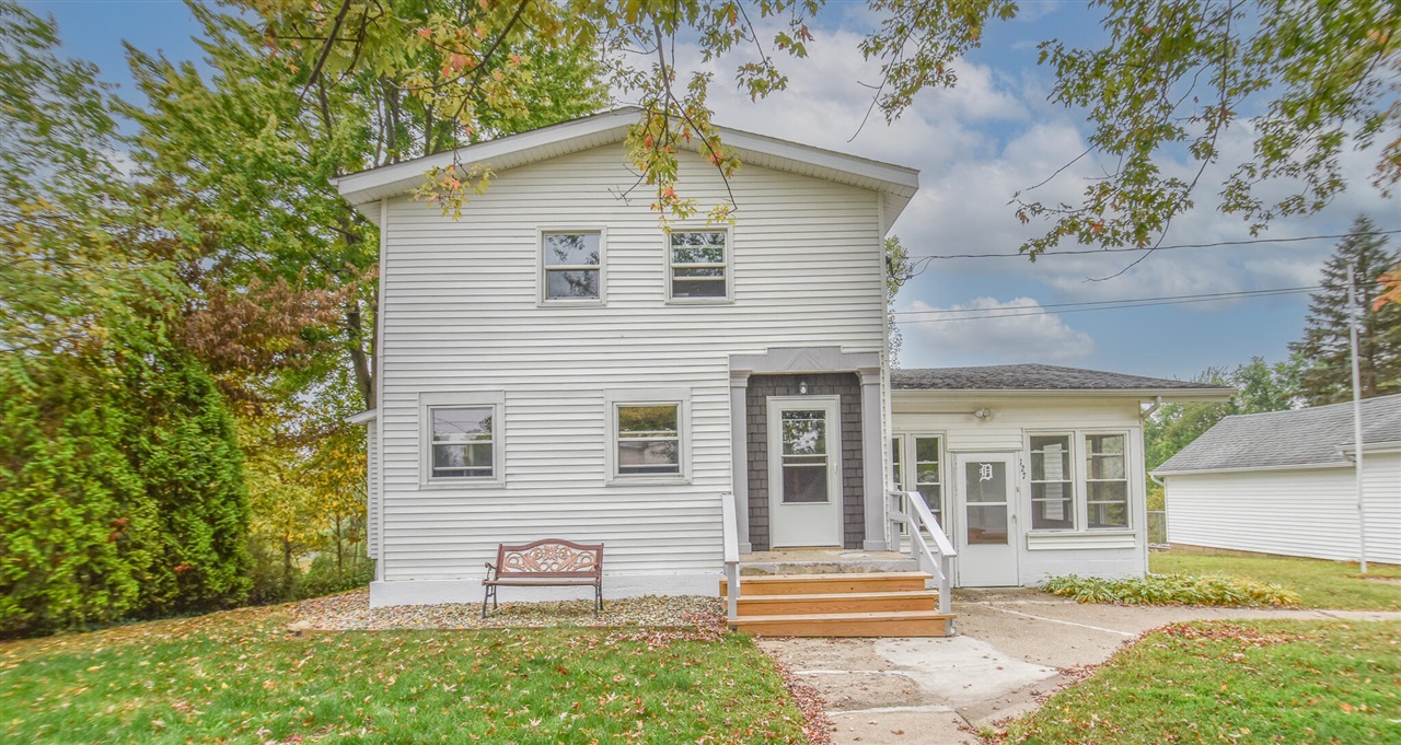 127 W High Street Property Photo 1