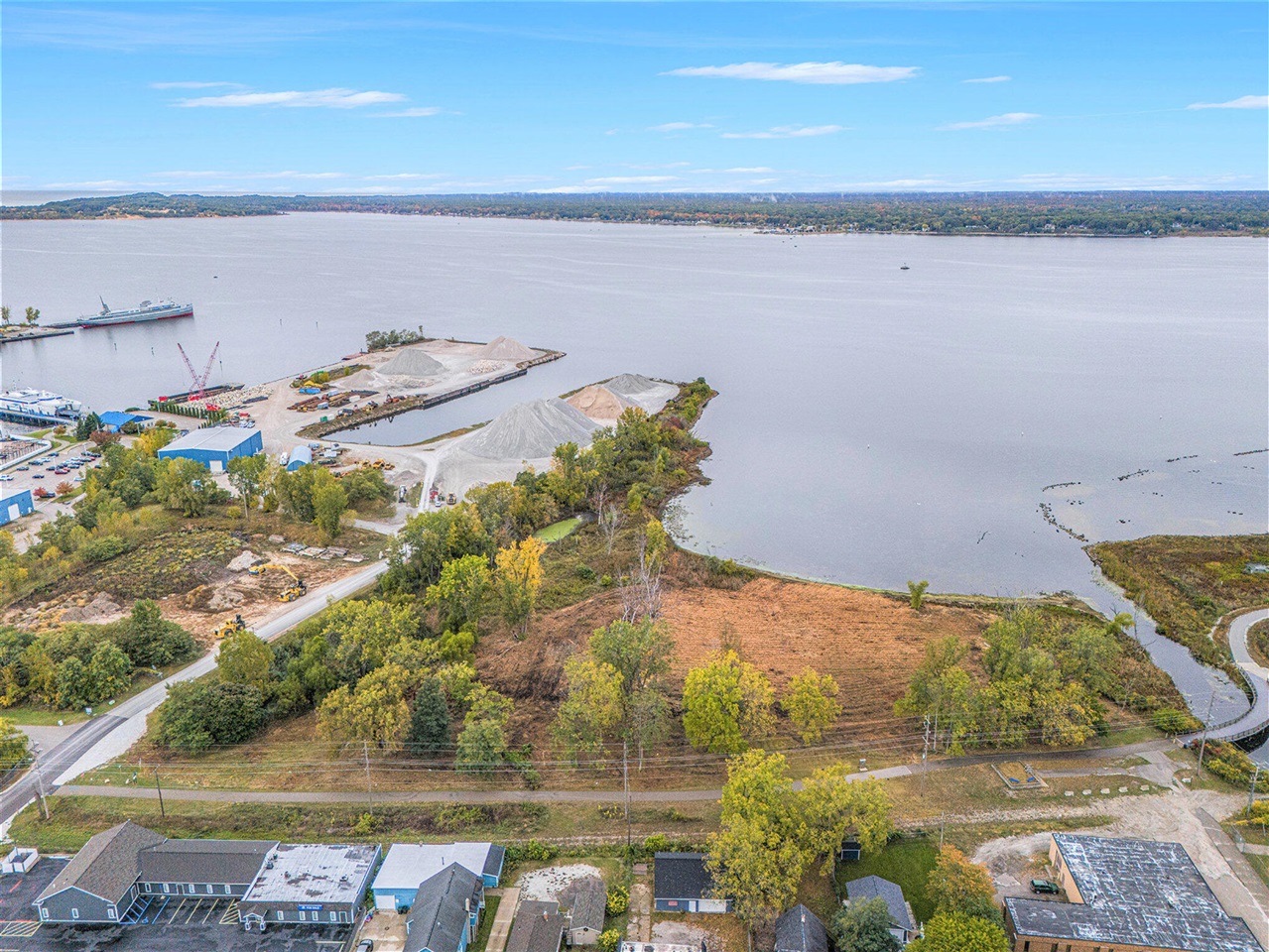 1794 Lakeshore Drive Property Photo 4