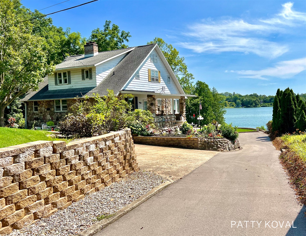 446 Bayview Court Property Photo 1