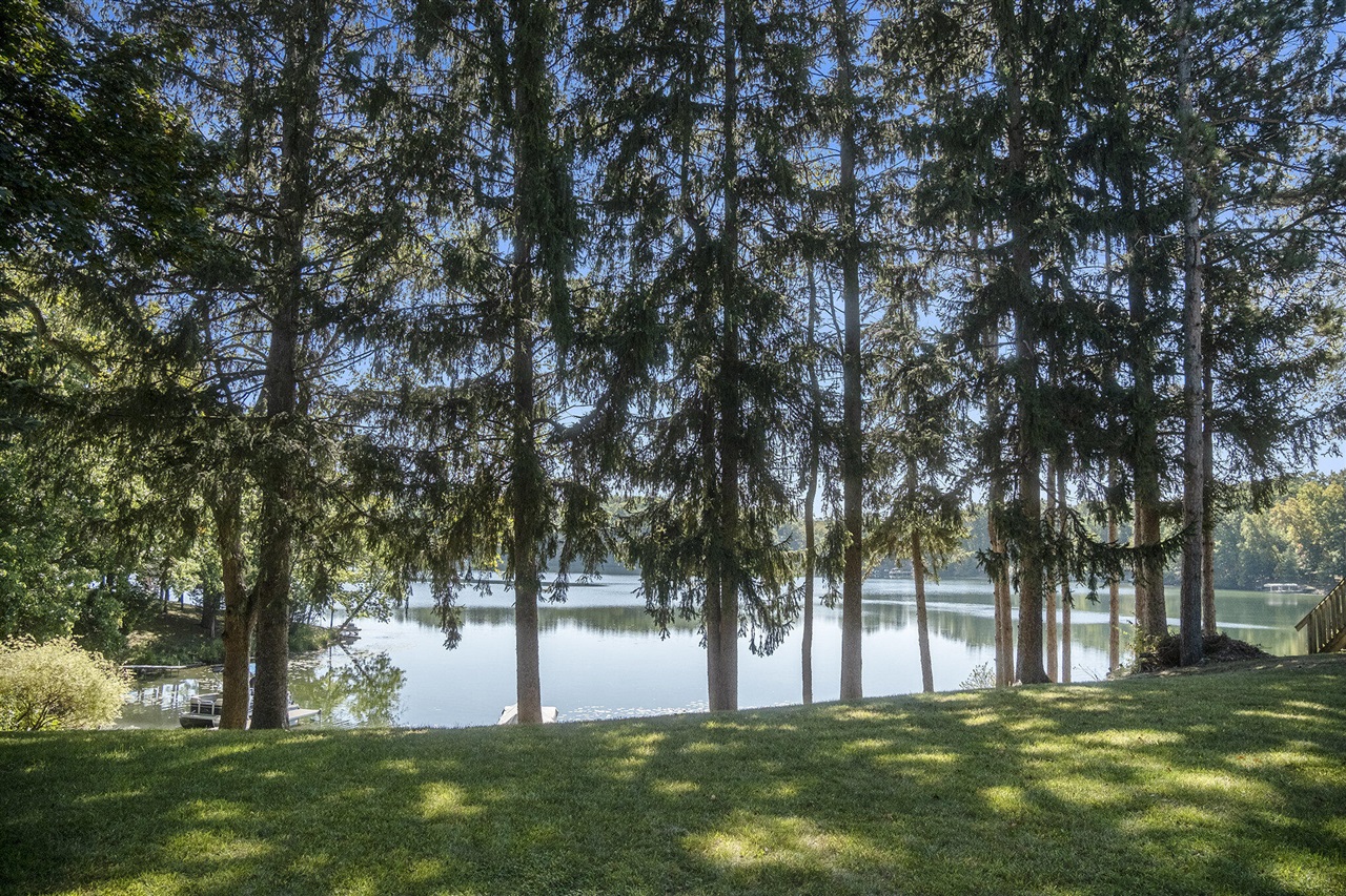 275 Westshore Drive Property Photo 4