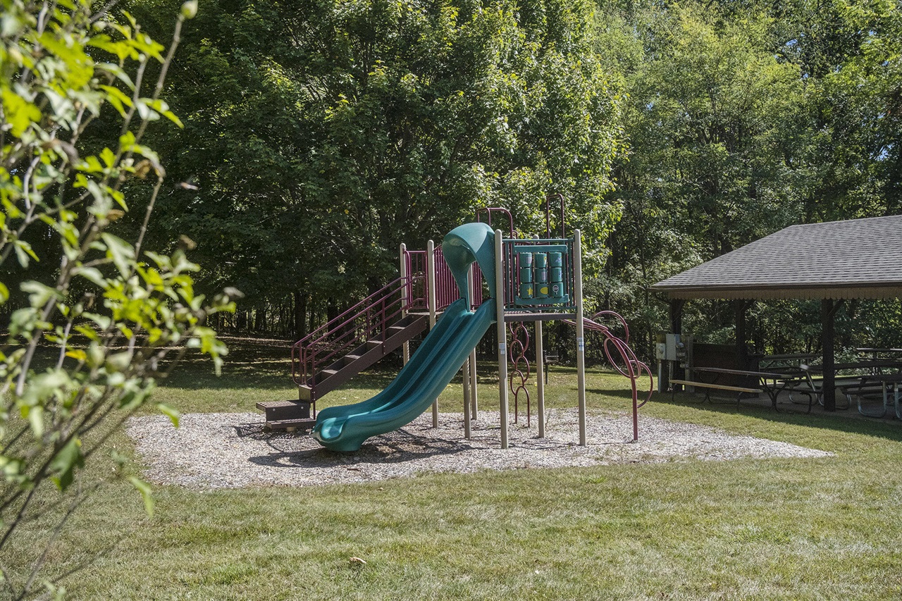 275 Westshore Drive Property Photo 13