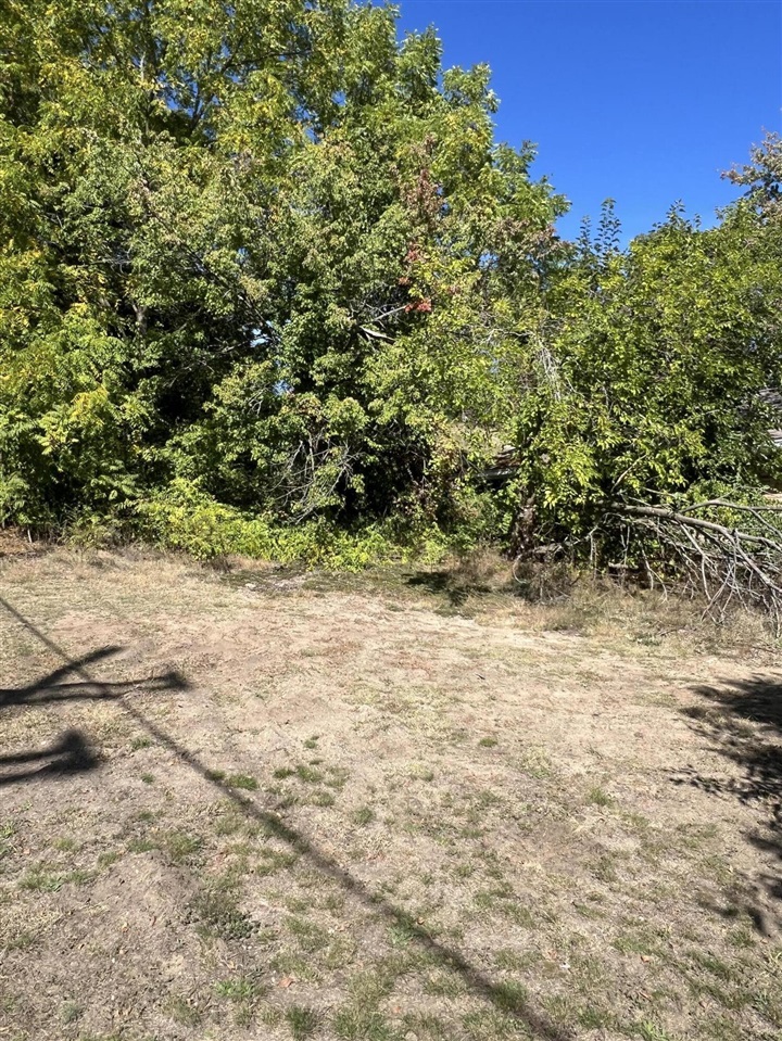 2102 Lake Drive Property Photo 1