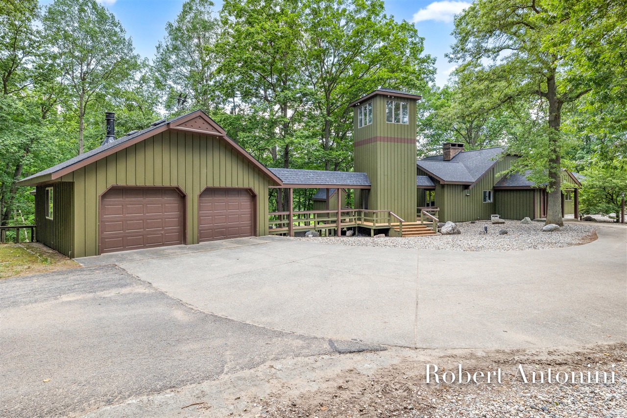 4751 S Johnson Road Property Photo 5