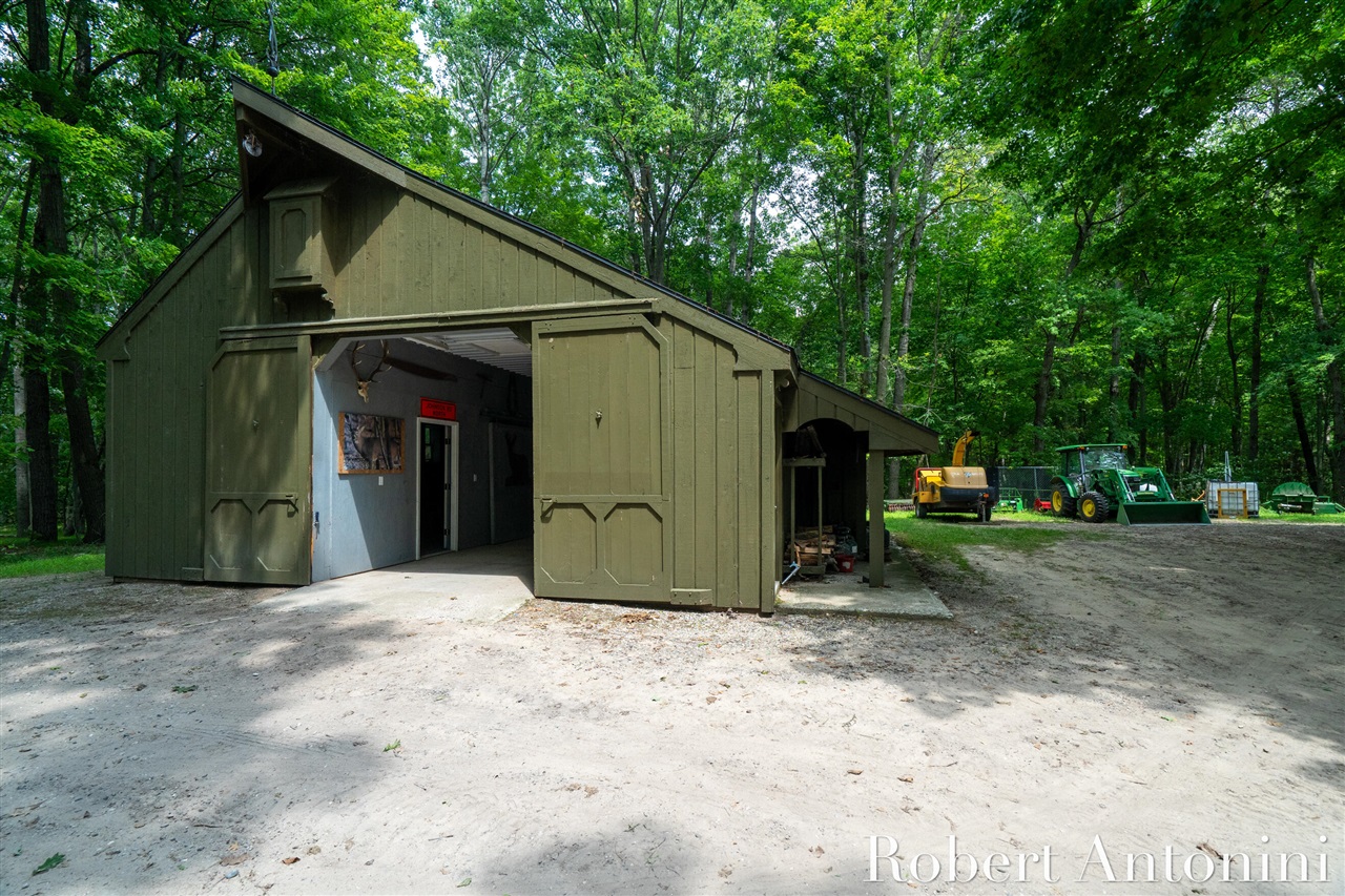 4751 S Johnson Road Property Photo 22