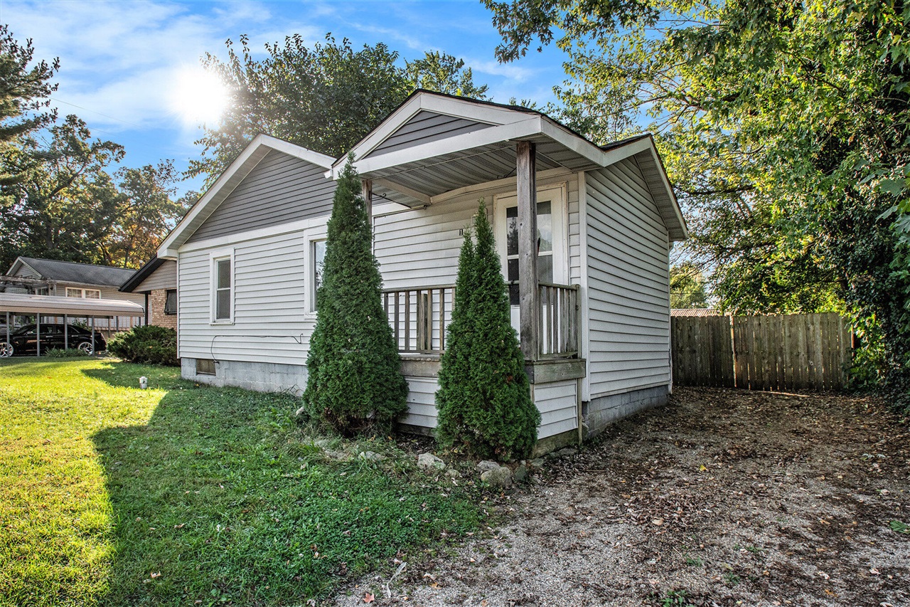 1638 Superior Street Property Photo 2
