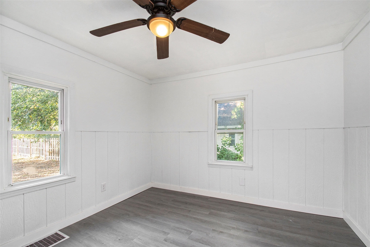 1638 Superior Street Property Photo 10