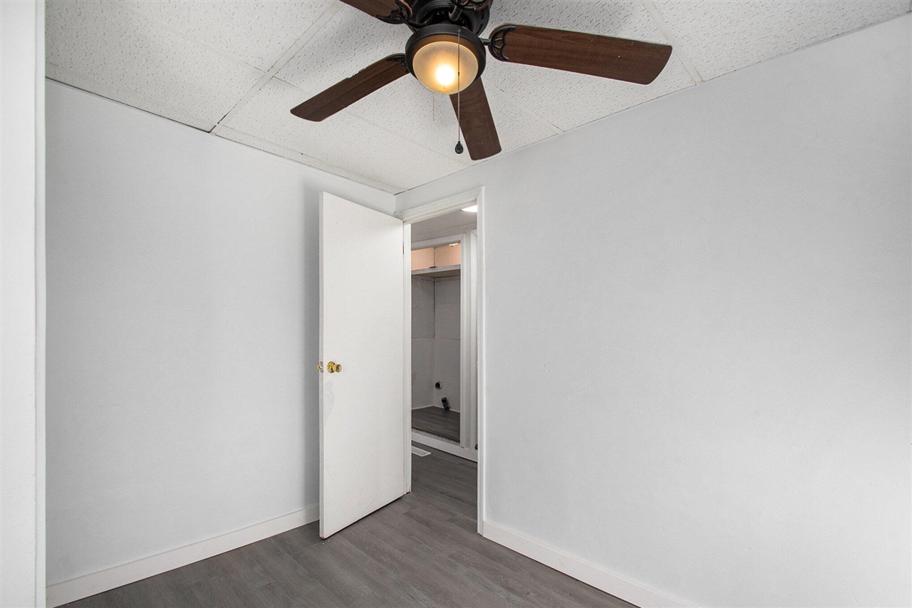 1638 Superior Street Property Photo 13