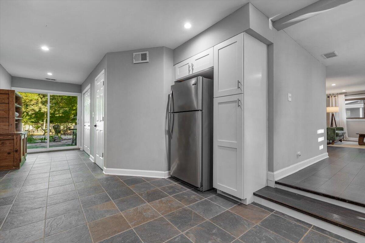 310 W Detroit Street Property Photo 14
