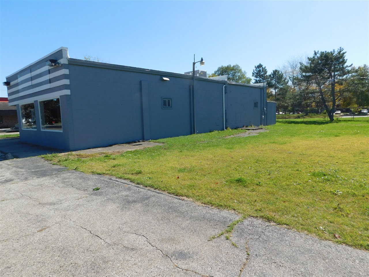 301 W Michigan Avenue Property Photo 4