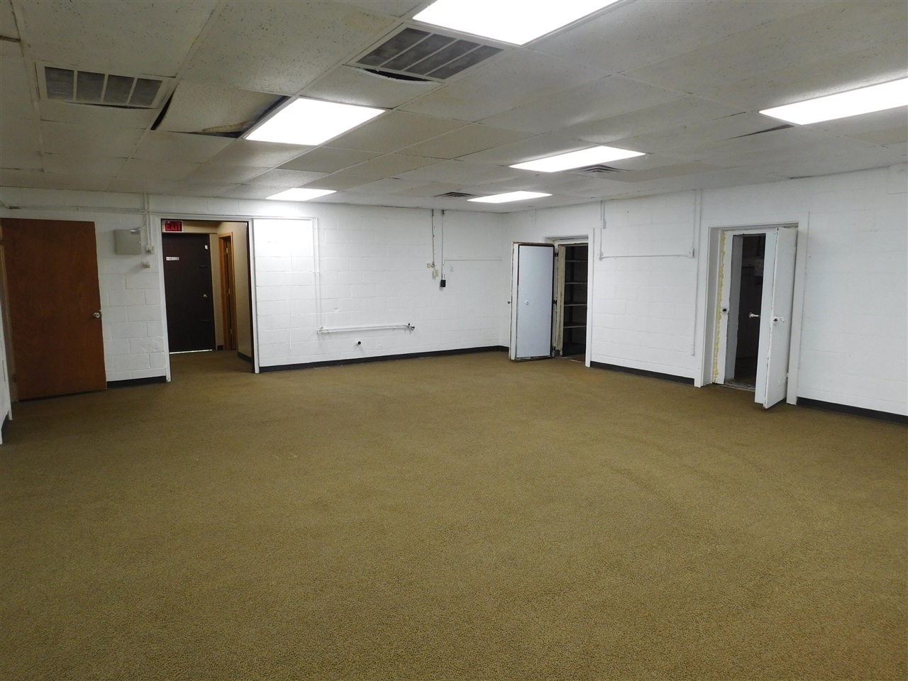 301 W Michigan Avenue Property Photo 10