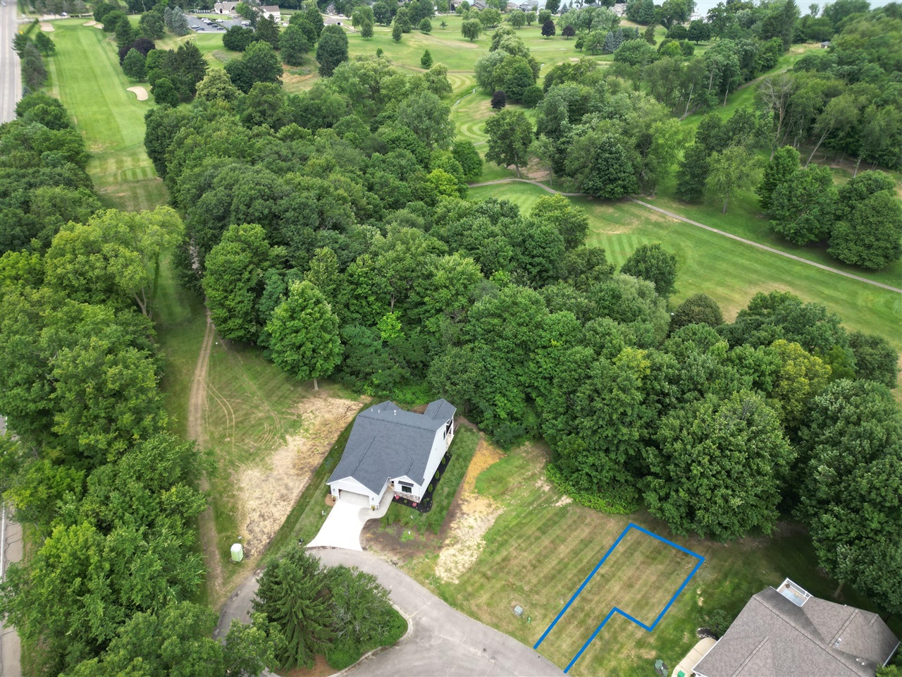 11 Creekside Drive Property Photo 1