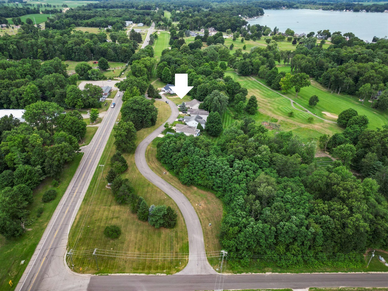 11 Creekside Drive Property Photo 2