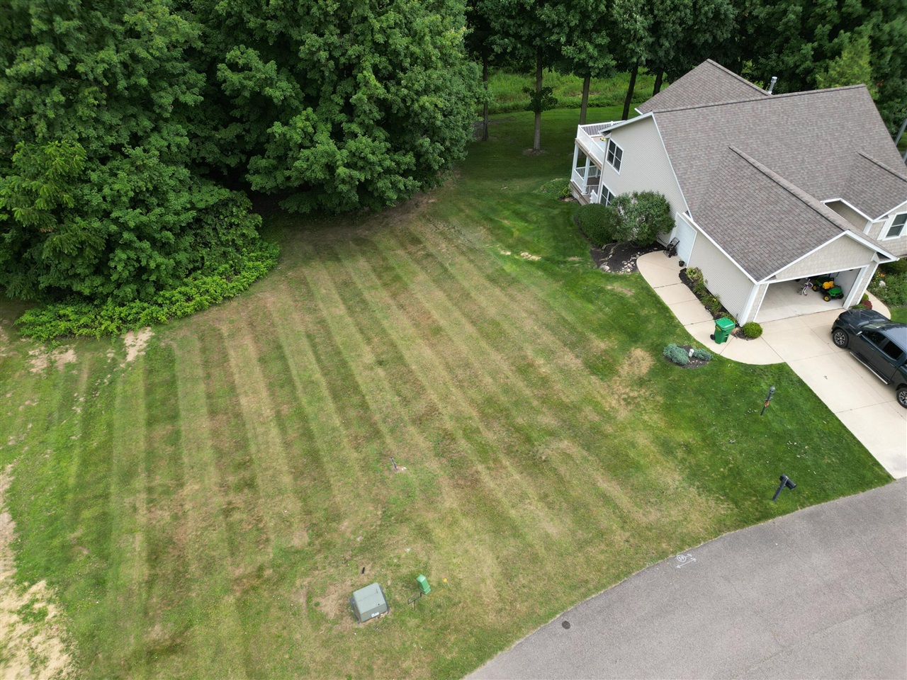 11 Creekside Drive Property Photo 3