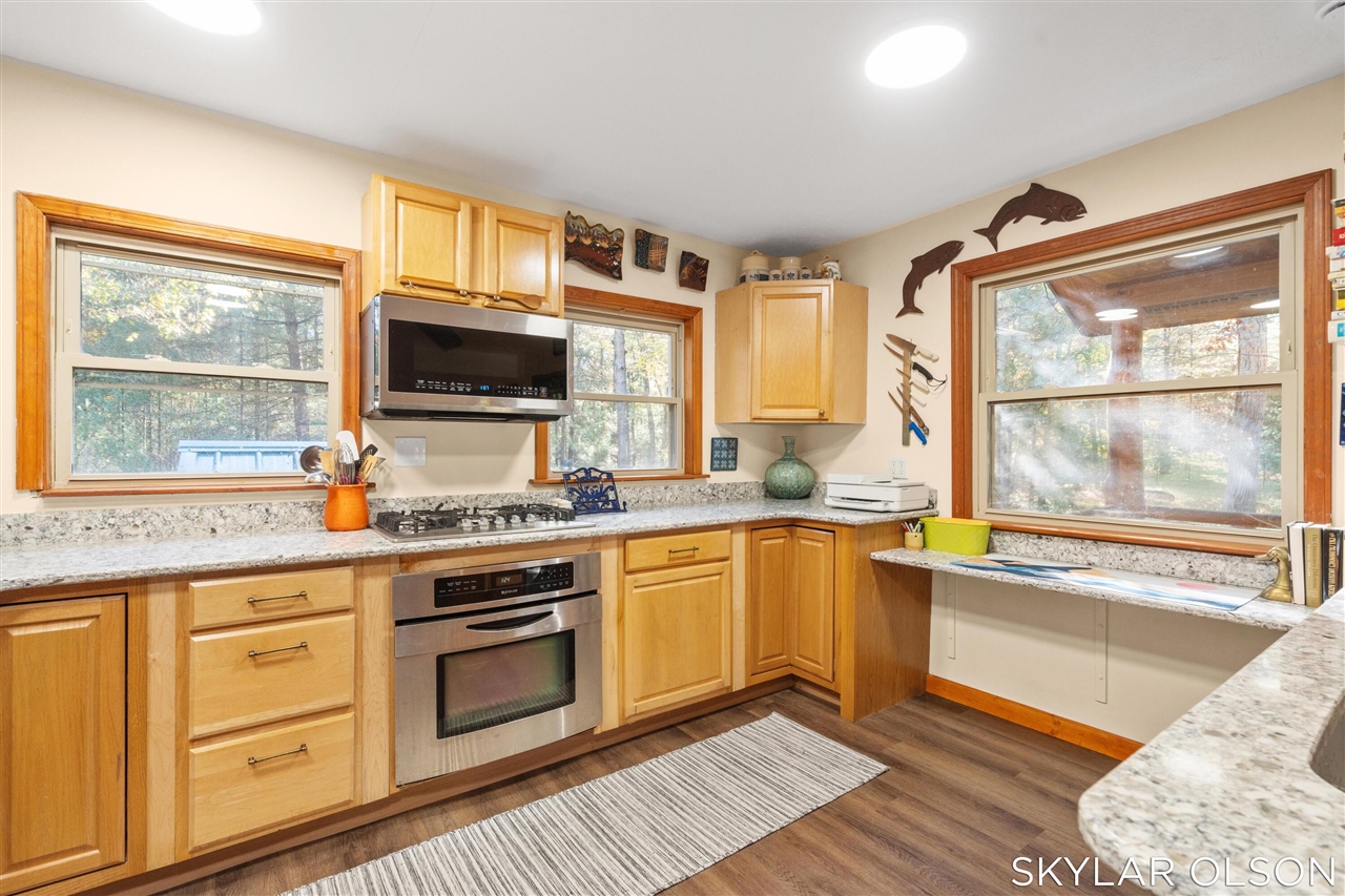 10711 N Tuttle Road Property Photo 14