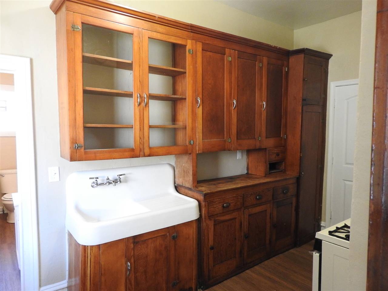 823 W Fulton Street Property Photo 6
