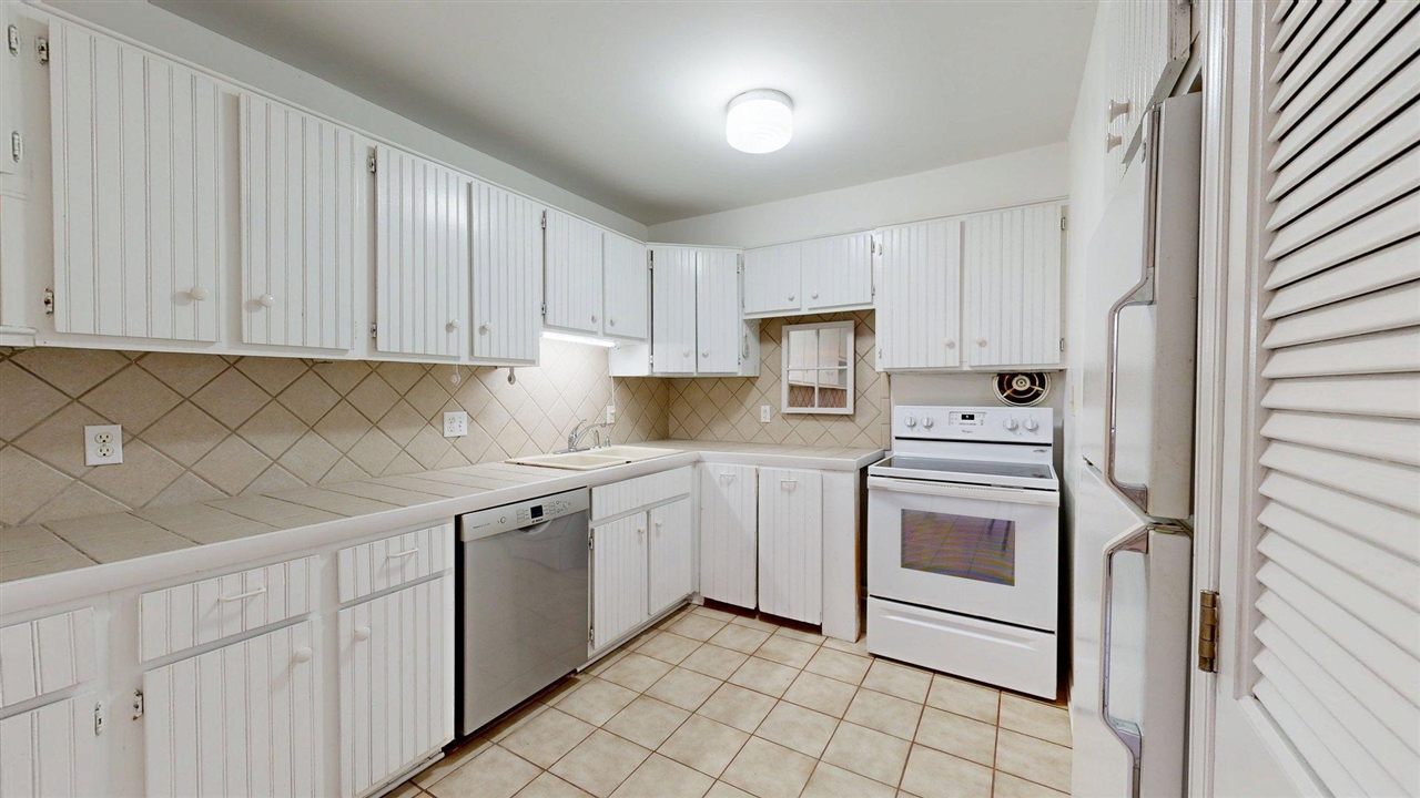 1235 S Maple Road Property Photo 6