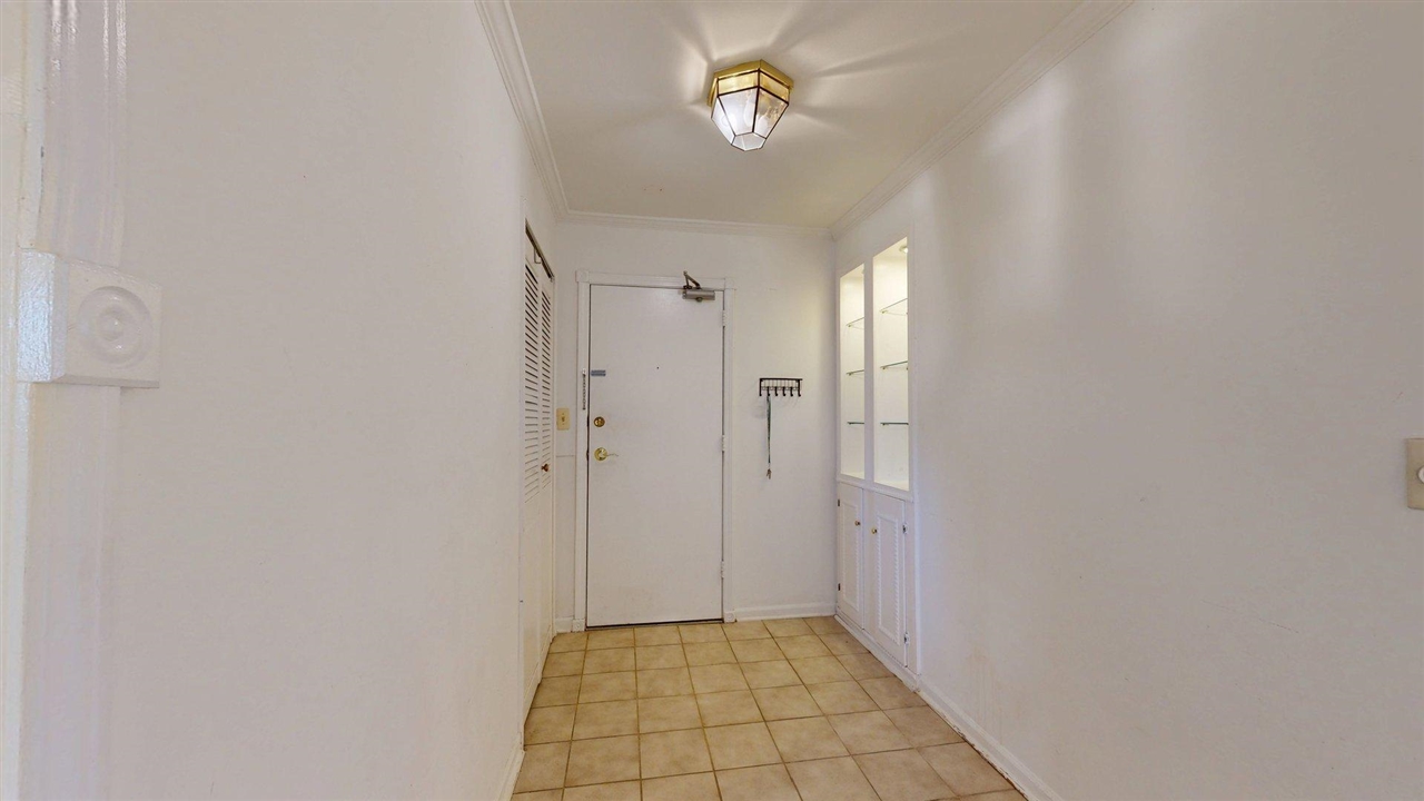 1235 S Maple Road Property Photo 7