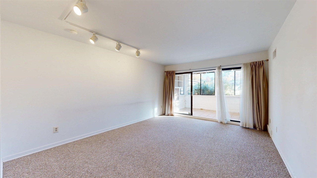1235 S Maple Road Property Photo 8