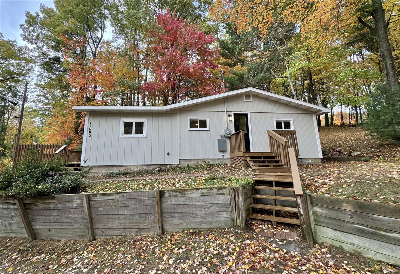 17692 Lake Drive Property Photo 7