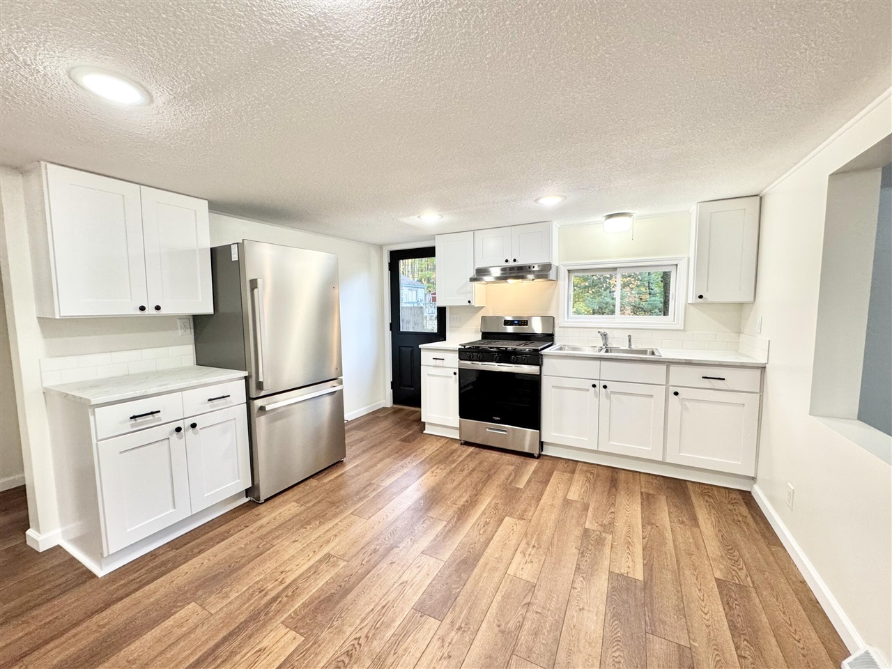 17692 Lake Drive Property Photo 8