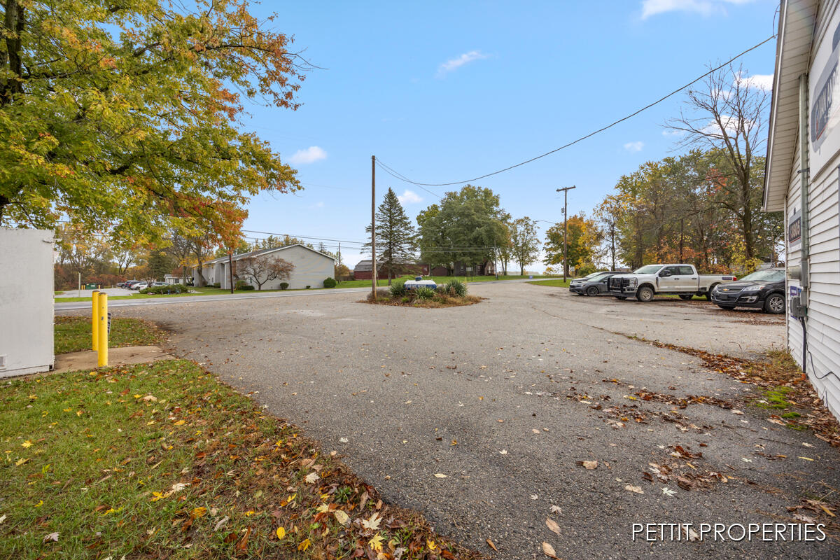 3805 S Ravenna Road Property Photo 8