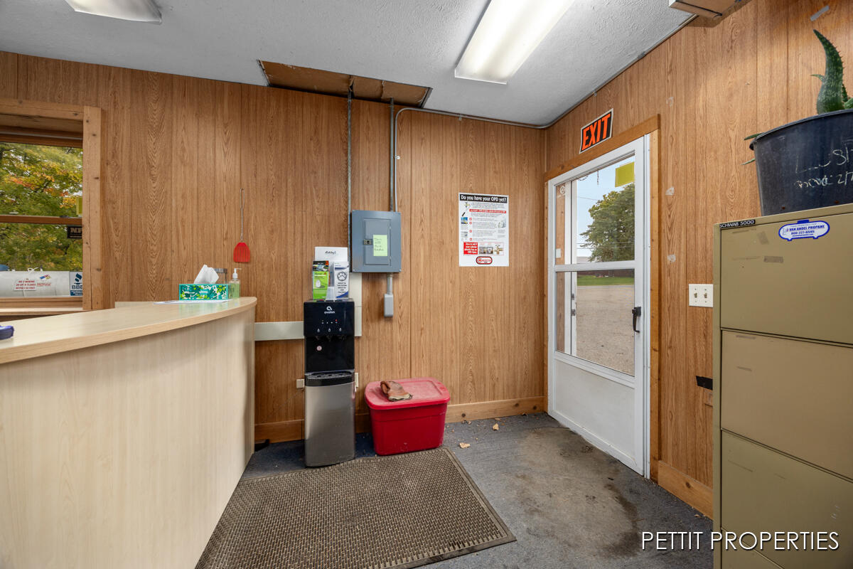 3805 S Ravenna Road Property Photo 11