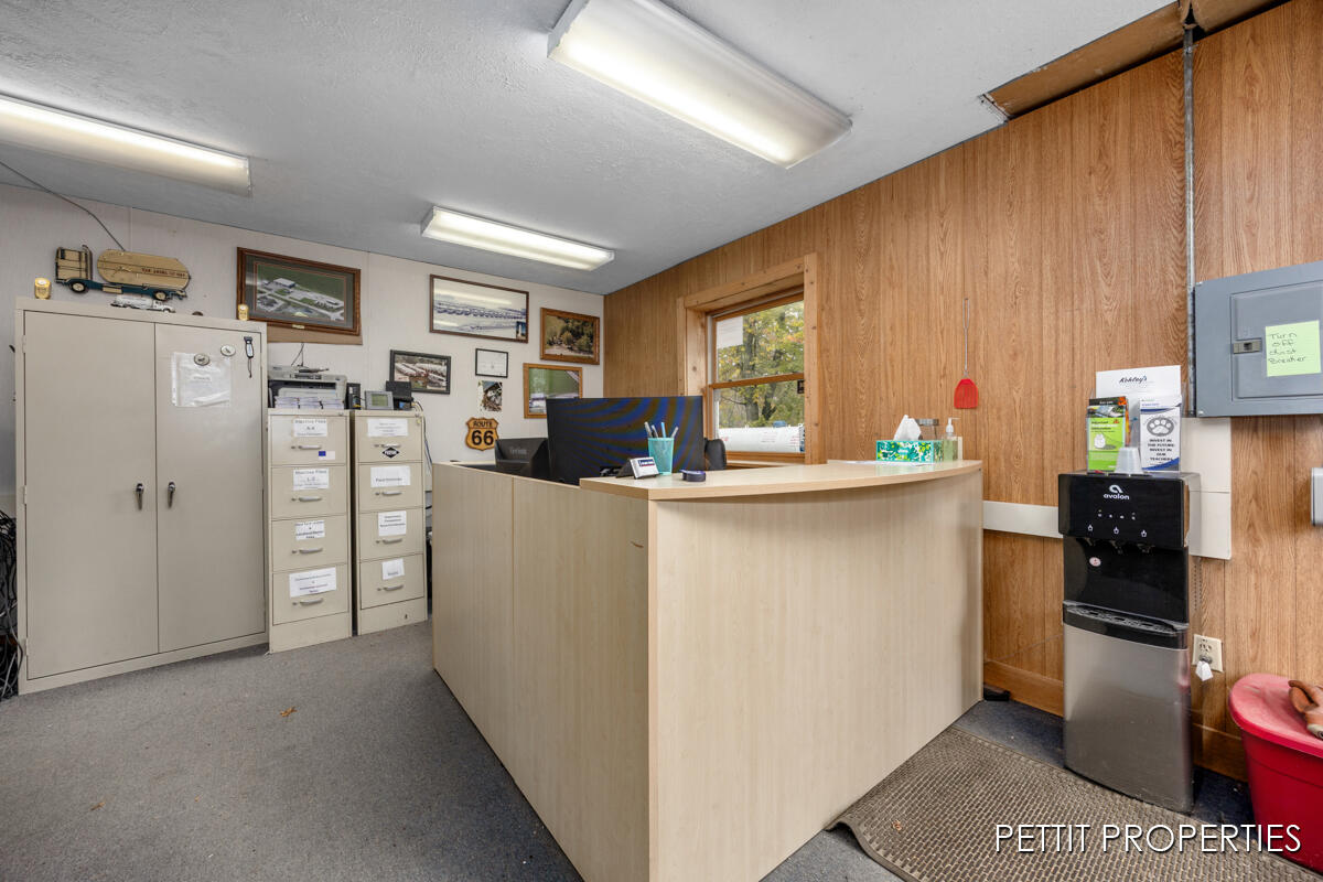 3805 S Ravenna Road Property Photo 12