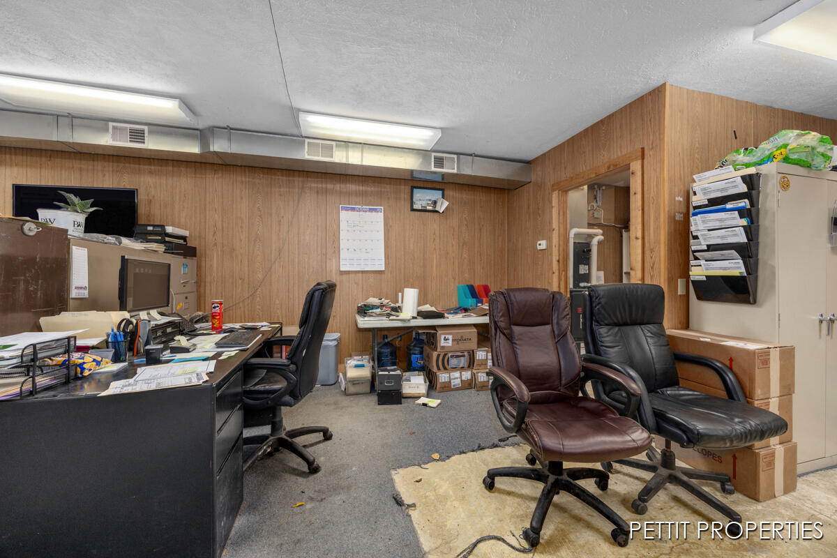 3805 S Ravenna Road Property Photo 14