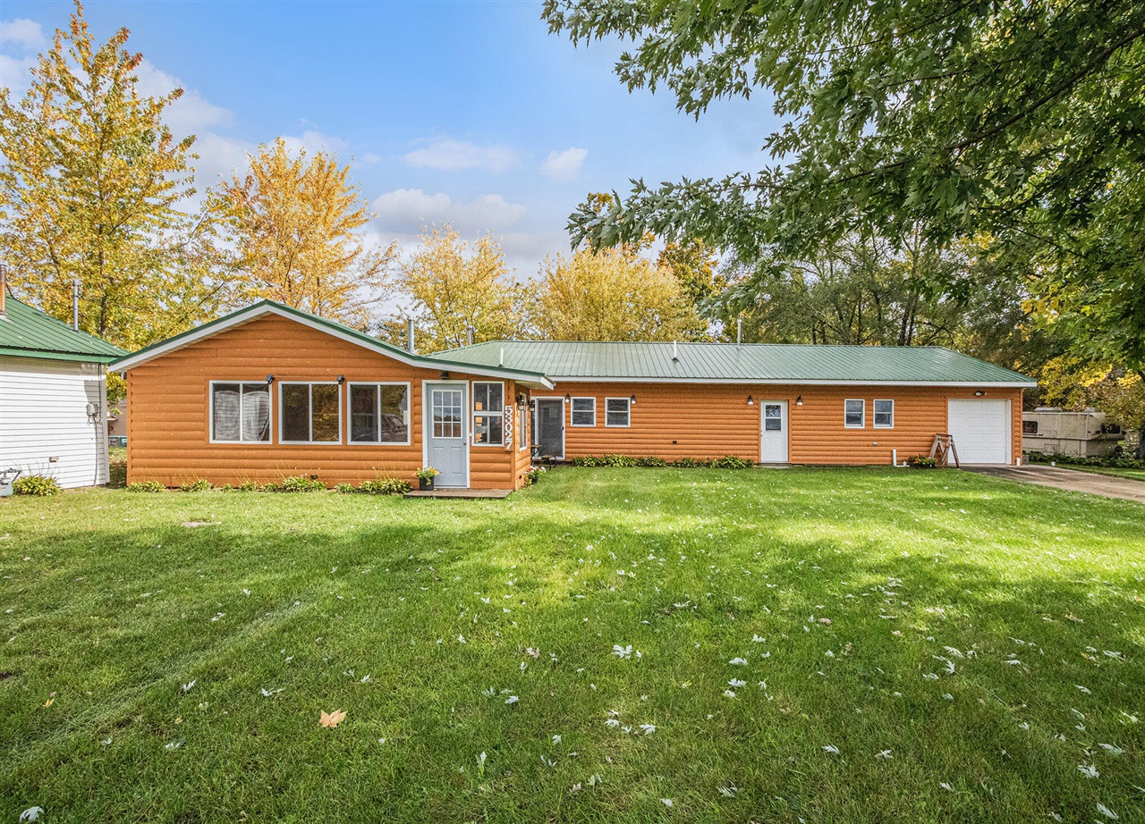 53027 Twin Lakes Road Property Photo 1