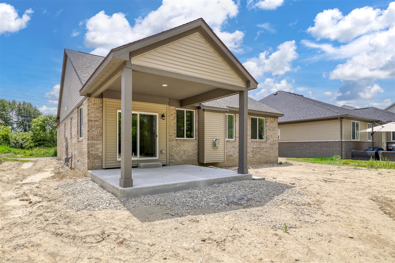 31610 Beaver Circle Property Photo 2