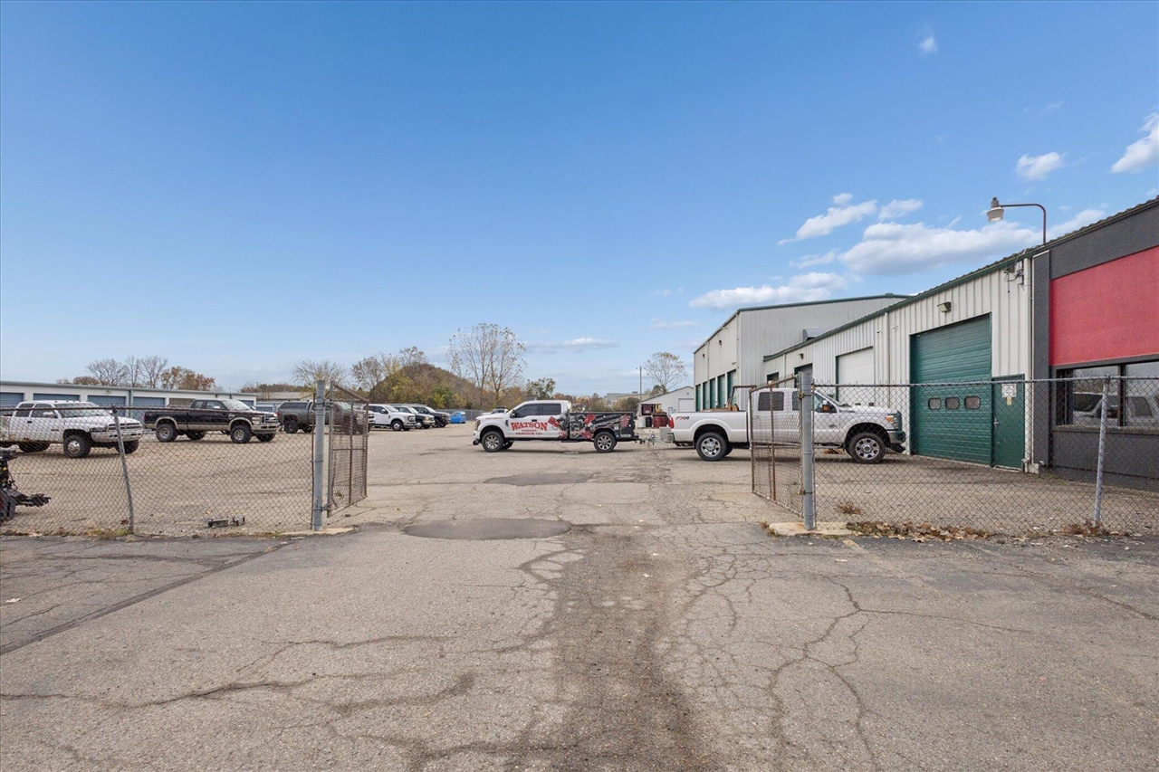 1005 Thorrez Road Property Photo 6