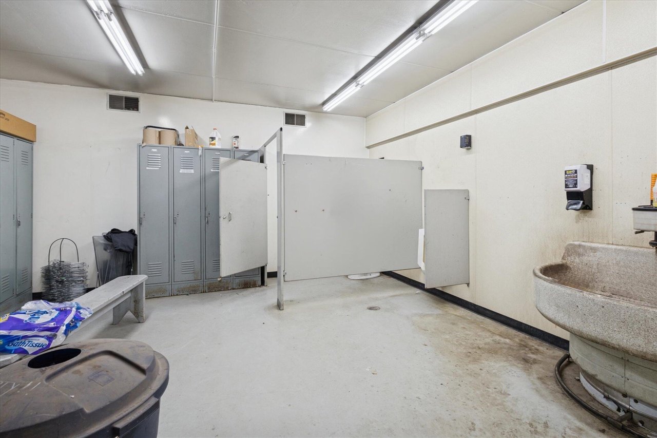 1005 Thorrez Road Property Photo 38