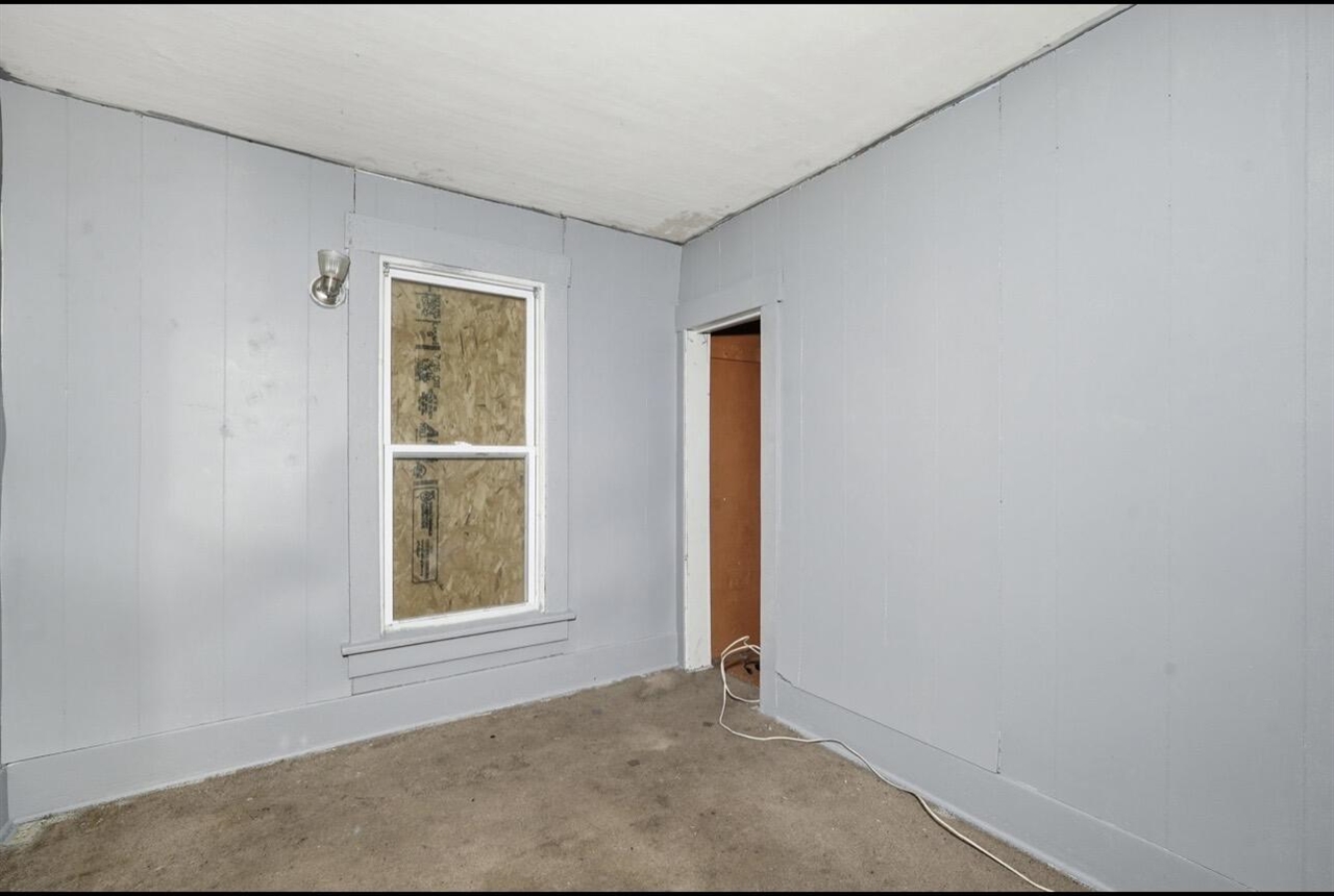 1096 Pearl Street Property Photo 4
