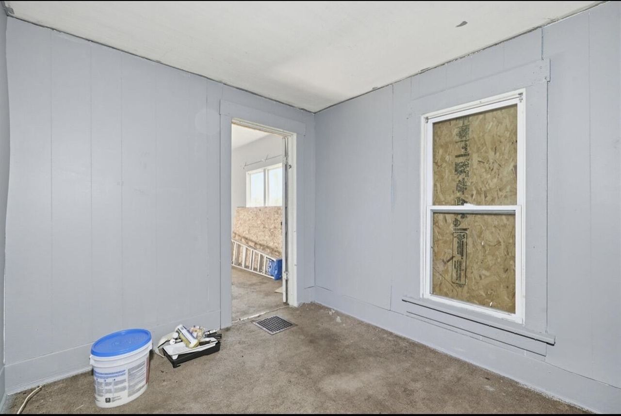 1096 Pearl Street Property Photo 5
