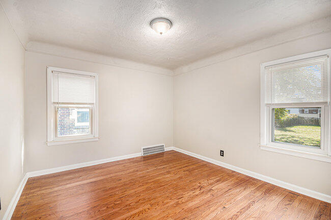 21824 Colony Street Property Photo 8