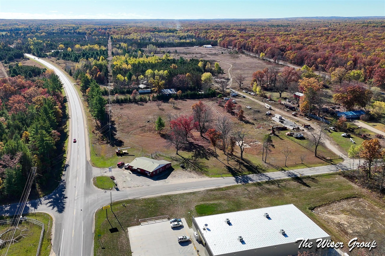 2072 W 15 Mile Road Property Photo 7