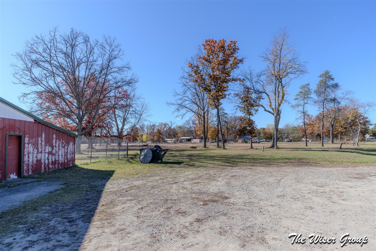 2072 W 15 Mile Road Property Photo 12
