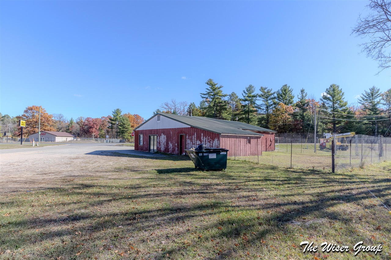 2072 W 15 Mile Road Property Photo 16