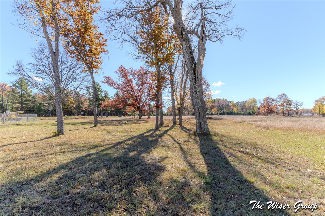 2072 W 15 Mile Road Property Photo 17