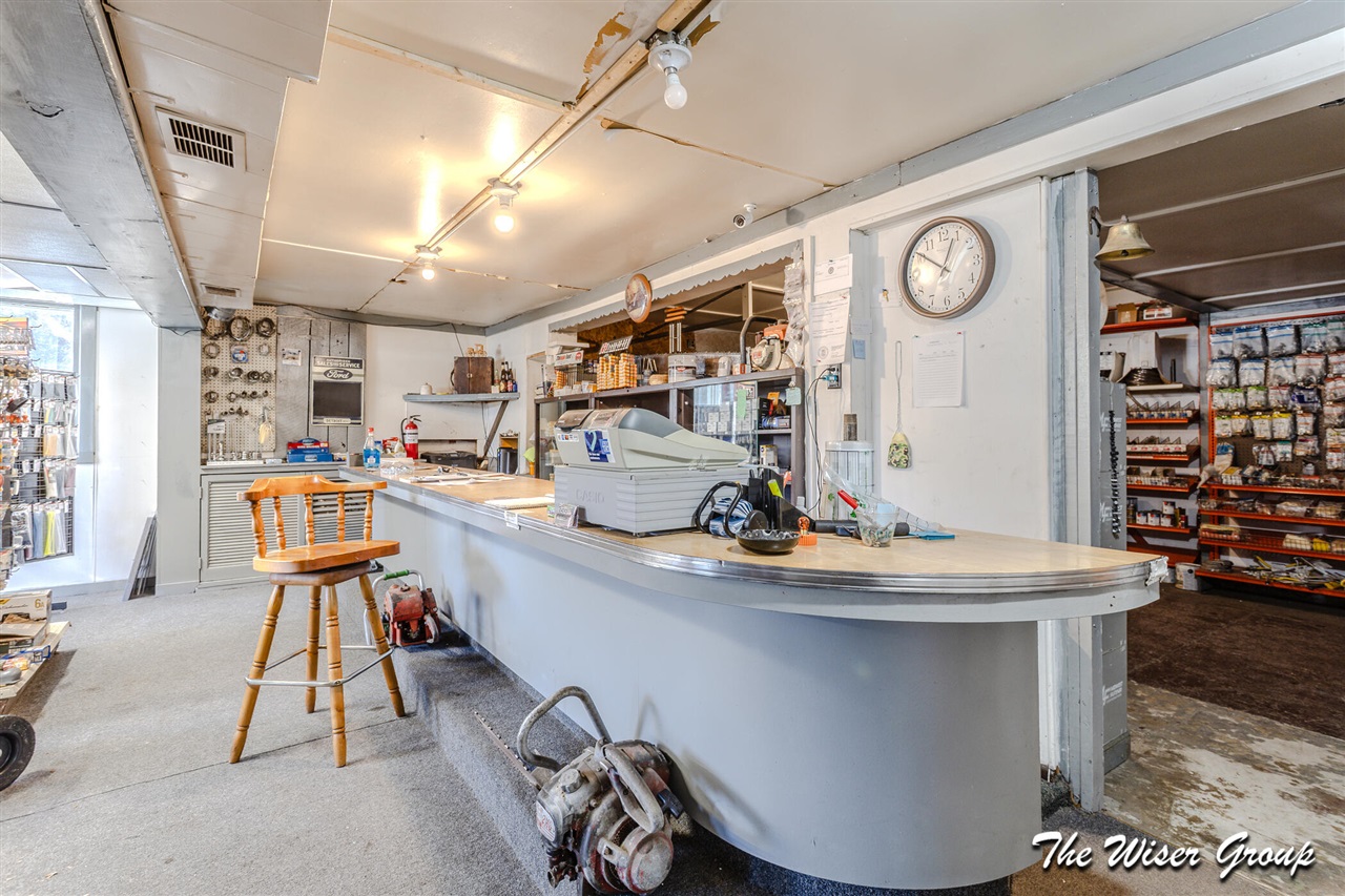 2072 W 15 Mile Road Property Photo 19