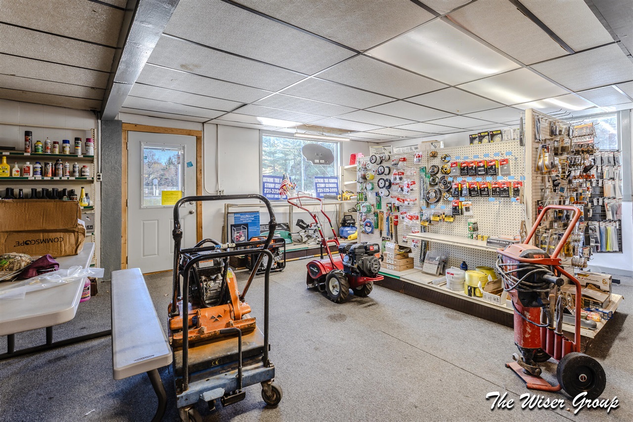 2072 W 15 Mile Road Property Photo 24