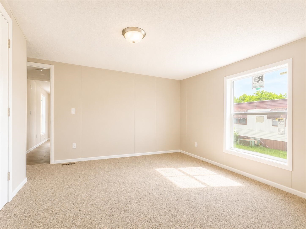 3900 W Jefferson Avenue Property Photo 6