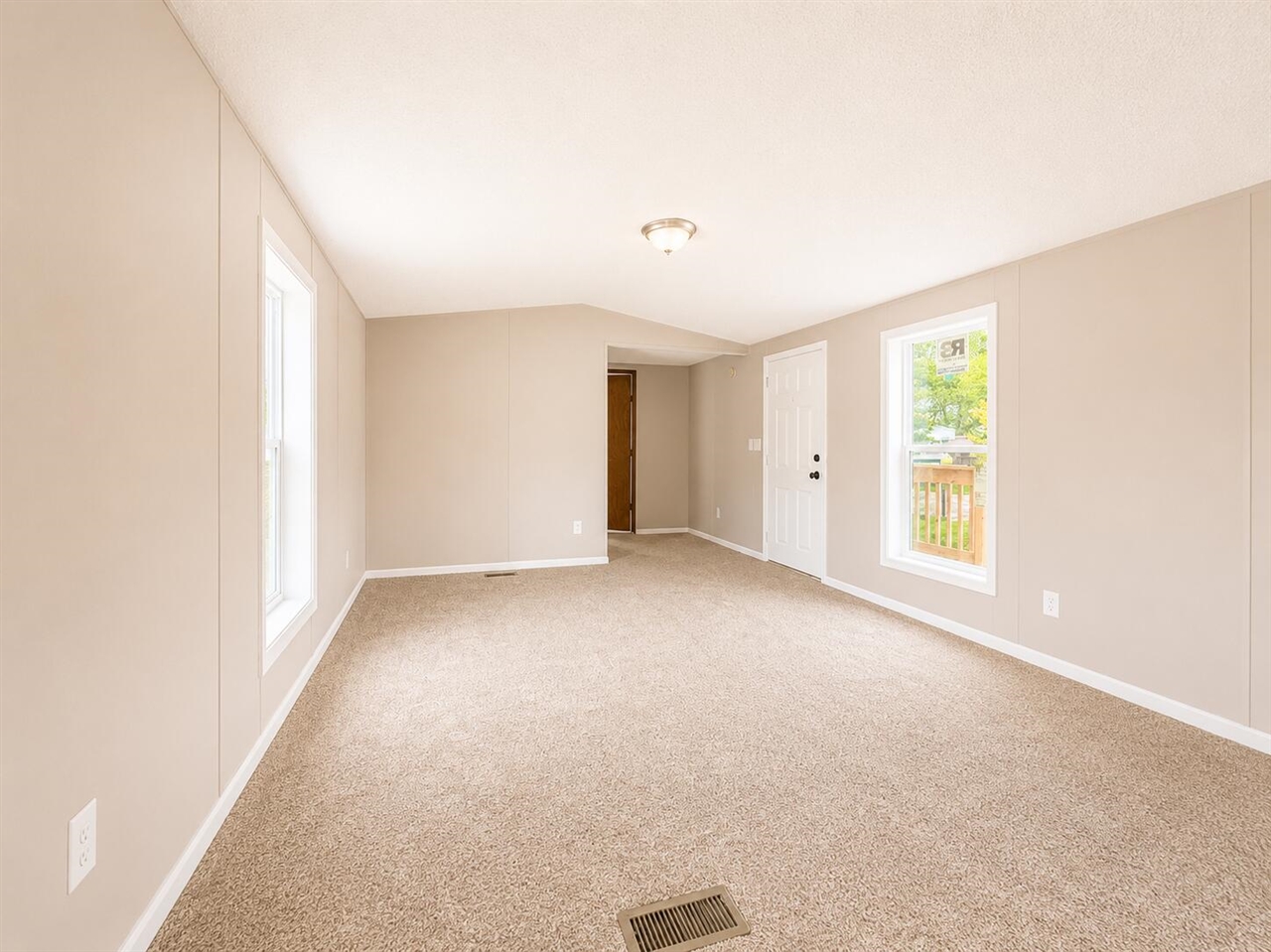 3900 W Jefferson Avenue Property Photo 8
