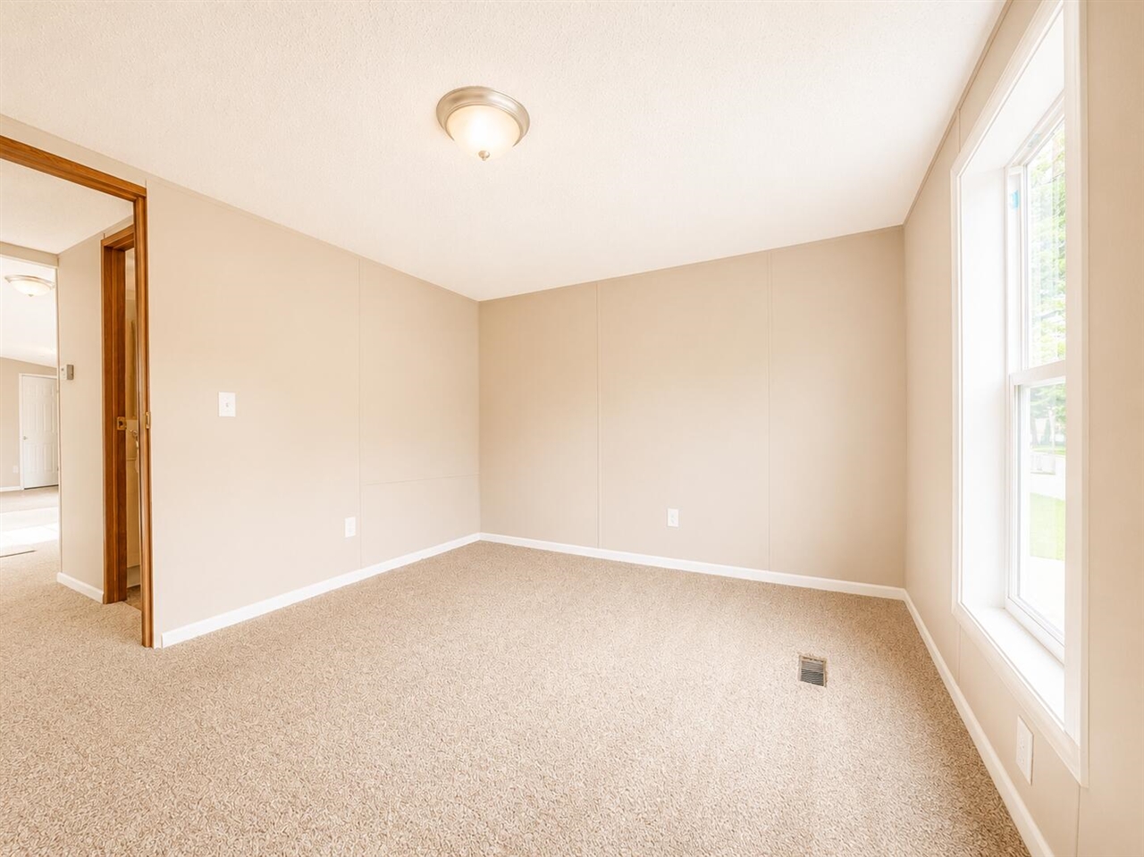 3900 W Jefferson Avenue Property Photo 10