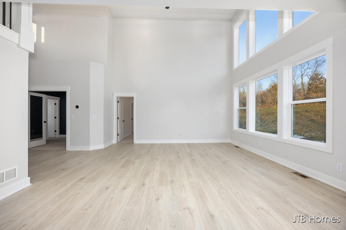 5871 Valley Point Drive Property Photo 7