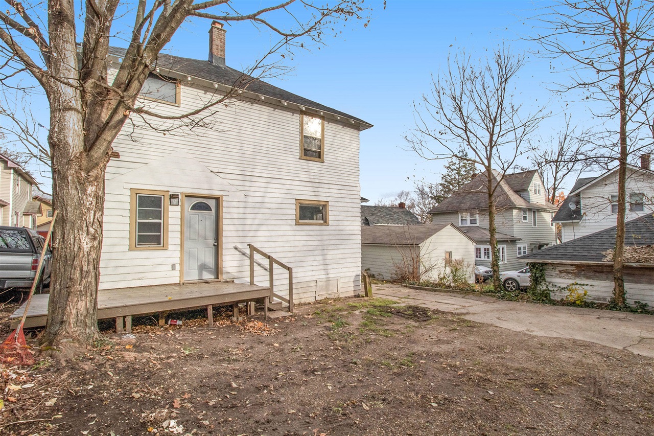 911 W Vine Street Property Photo 2