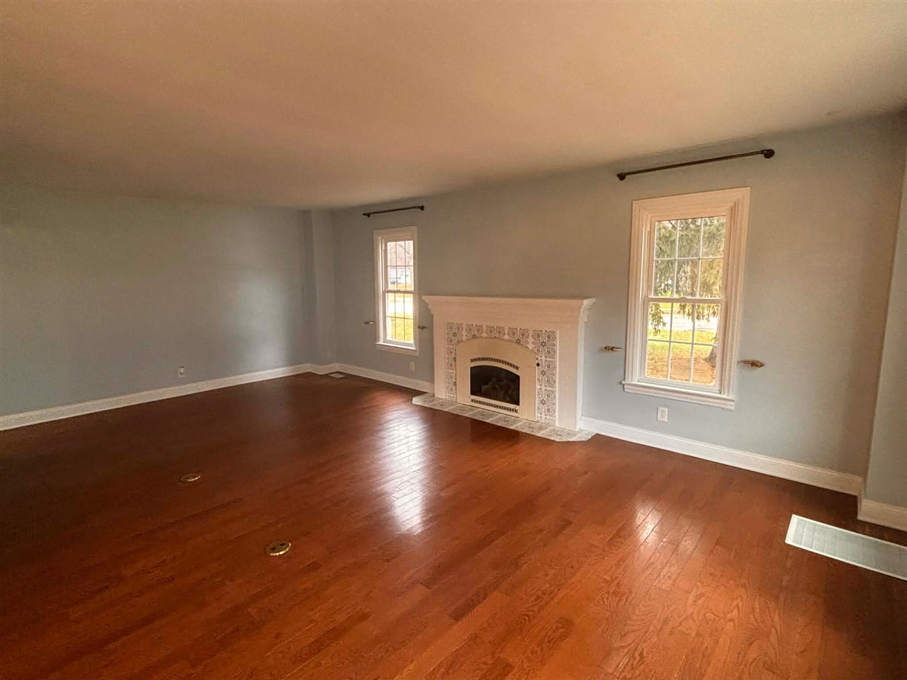 2106 Forest Drive Property Photo 4