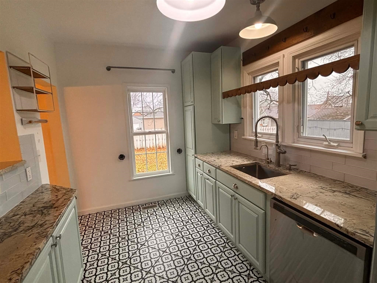 2106 Forest Drive Property Photo 11